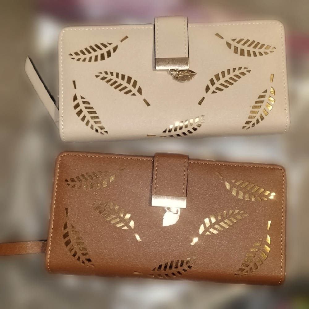 BROWN Wallet with leaf design